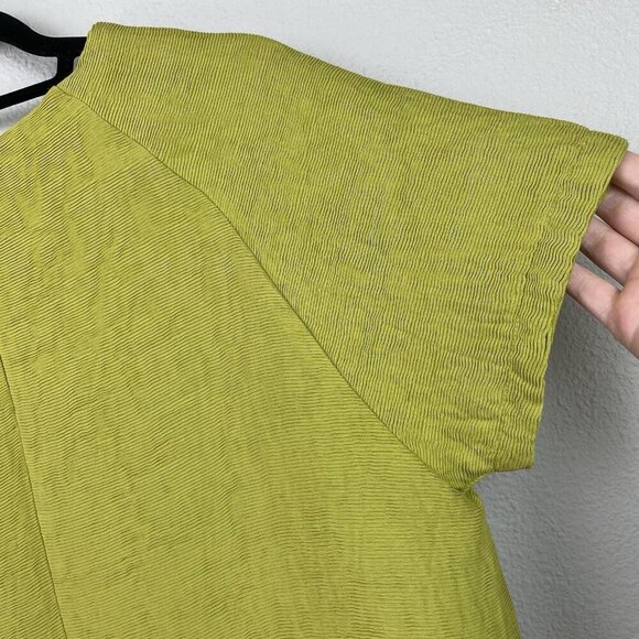 ELK Women's 8 Chartreusse Short Sleeve Textured Blouse Shirt Ribbed Career Green - Picture 14 of 16